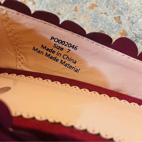 👠Gorgeous Scalloped D’Orsay Style Kitten Heel Felt/Suede-like Burgundy Pumps! - Picture 5 of 15